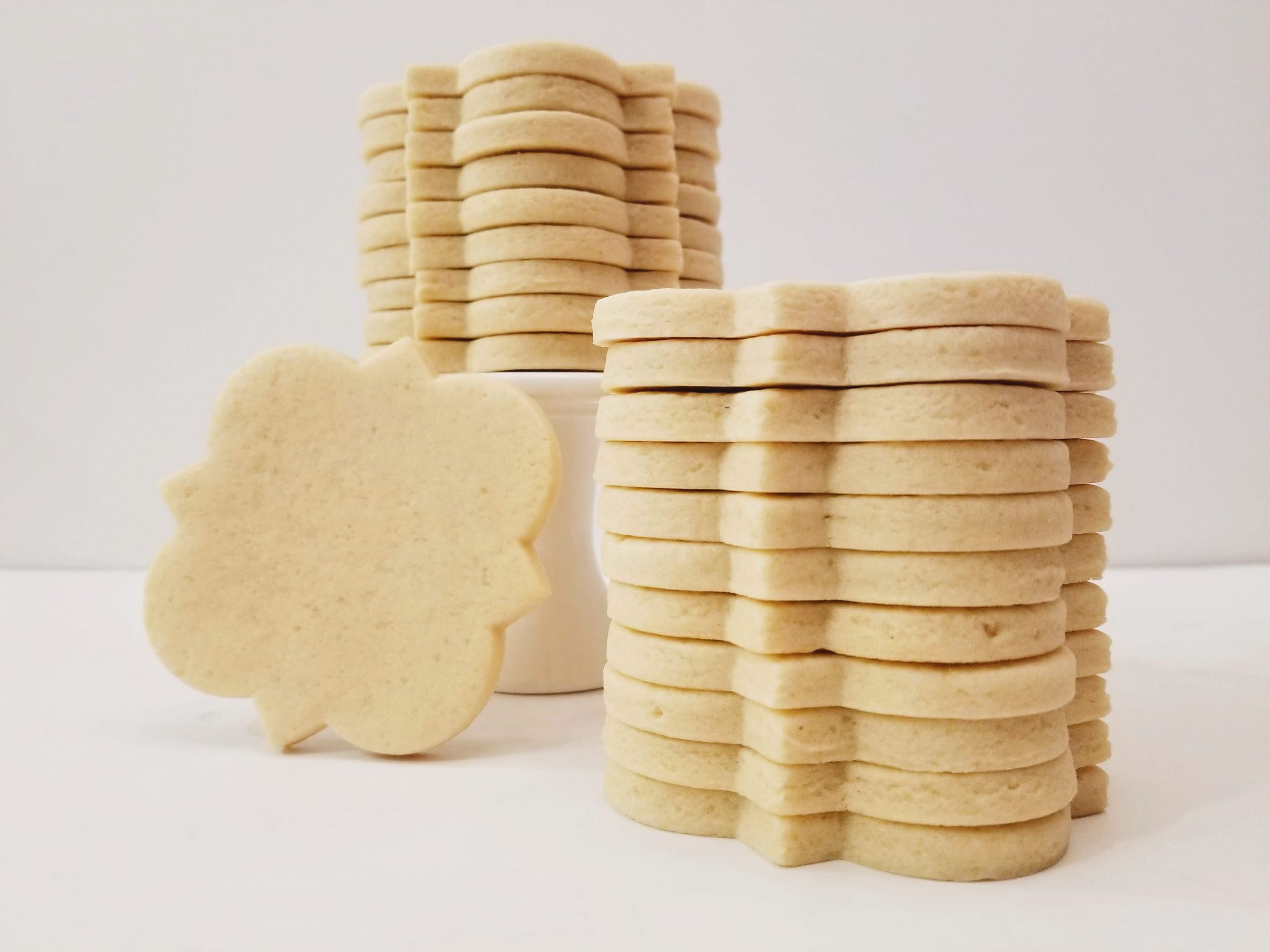 Cookie Cutters: does anyone know where else you can get cookies cutters  like these that cut the cookies into 4 pieces? They are out of stock on the  Crumbl site. Not sure